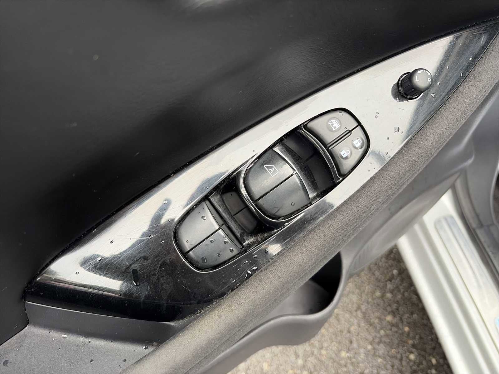 2015 Nissan LEAF SV