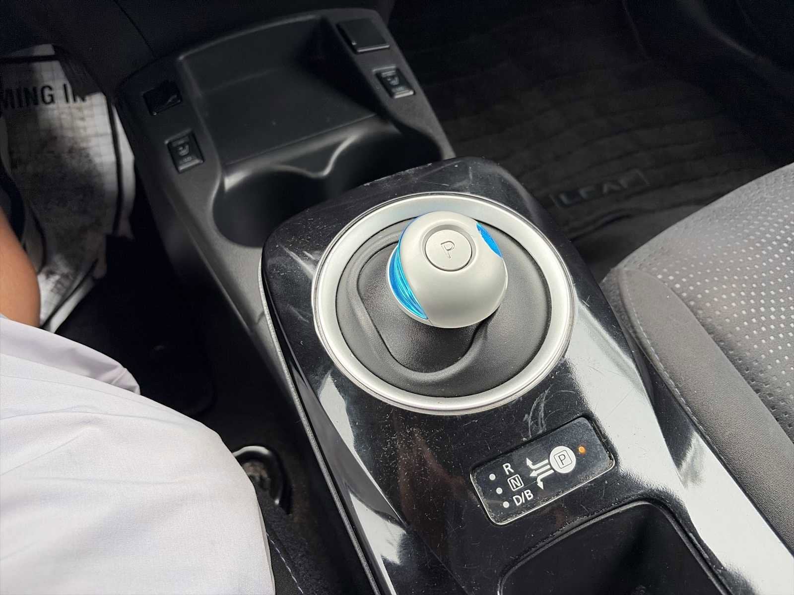 2015 Nissan LEAF SV