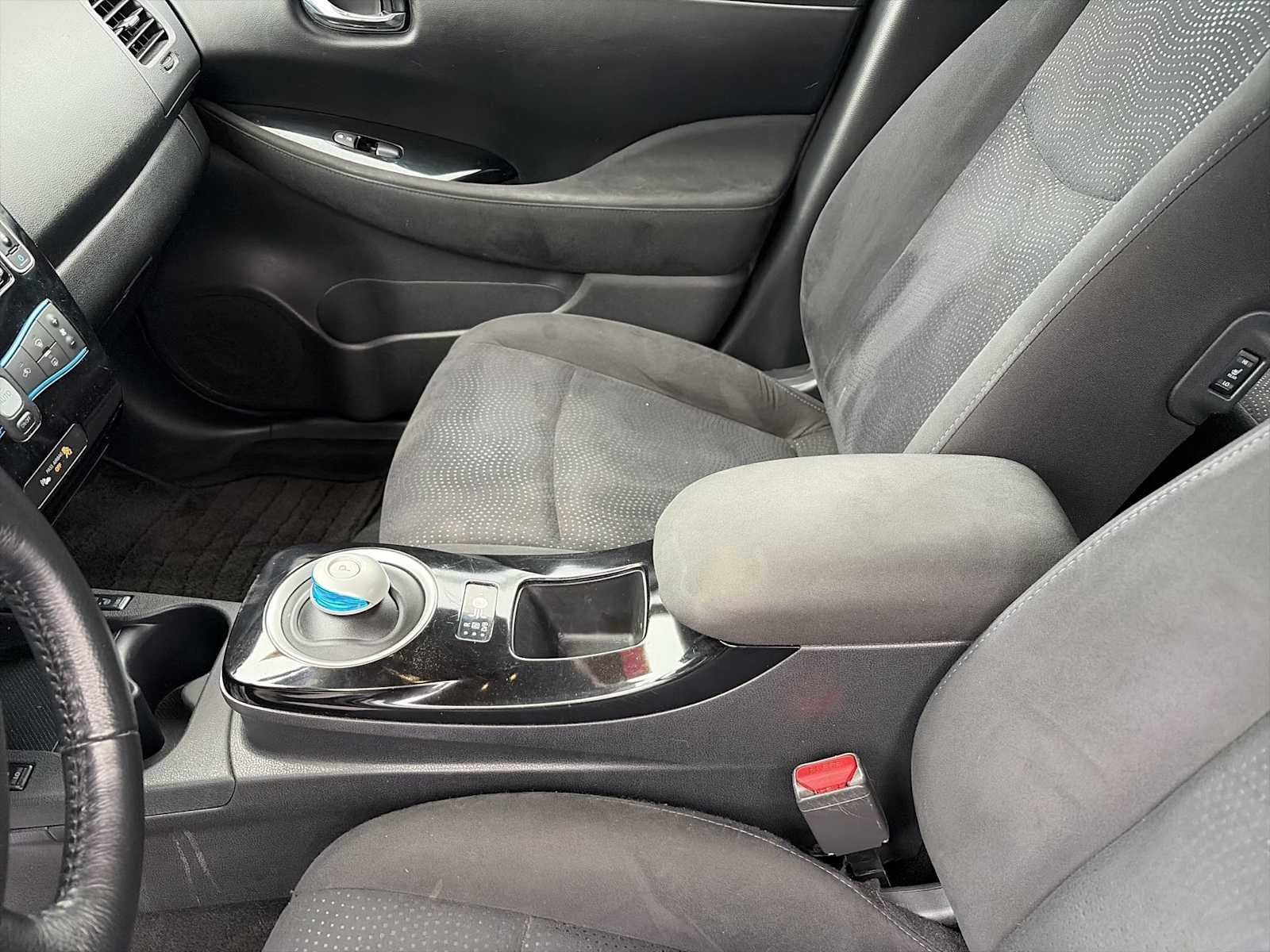 2015 Nissan LEAF SV