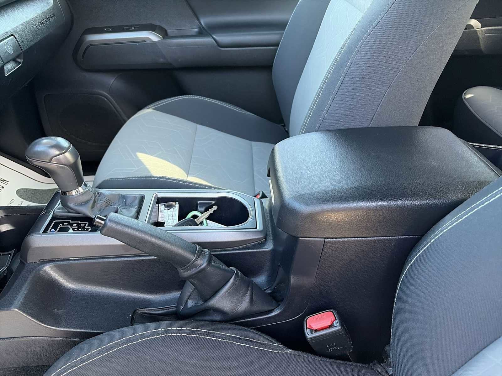 2022 Toyota Tacoma 4WD SR5