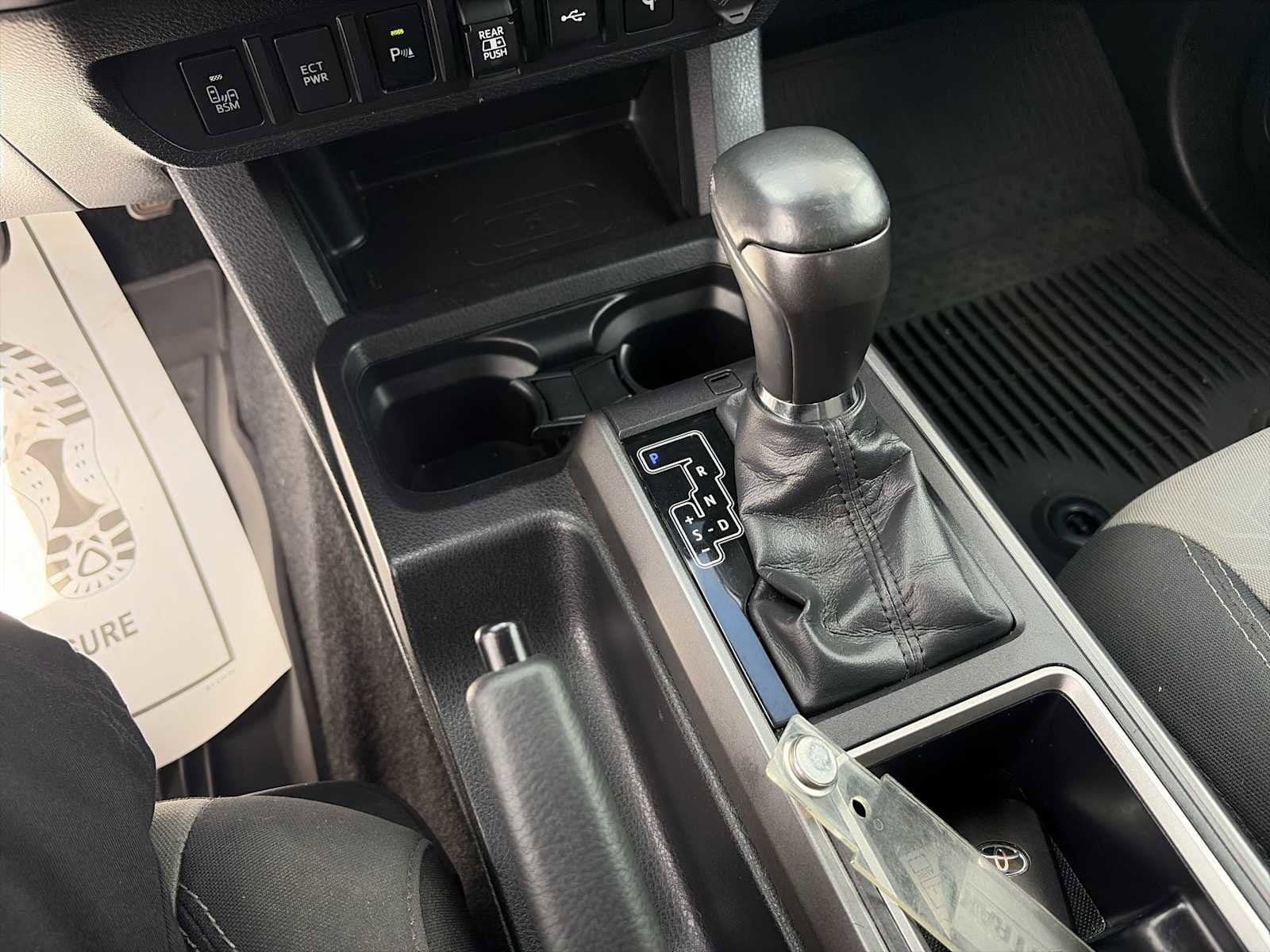2022 Toyota Tacoma 4WD SR5