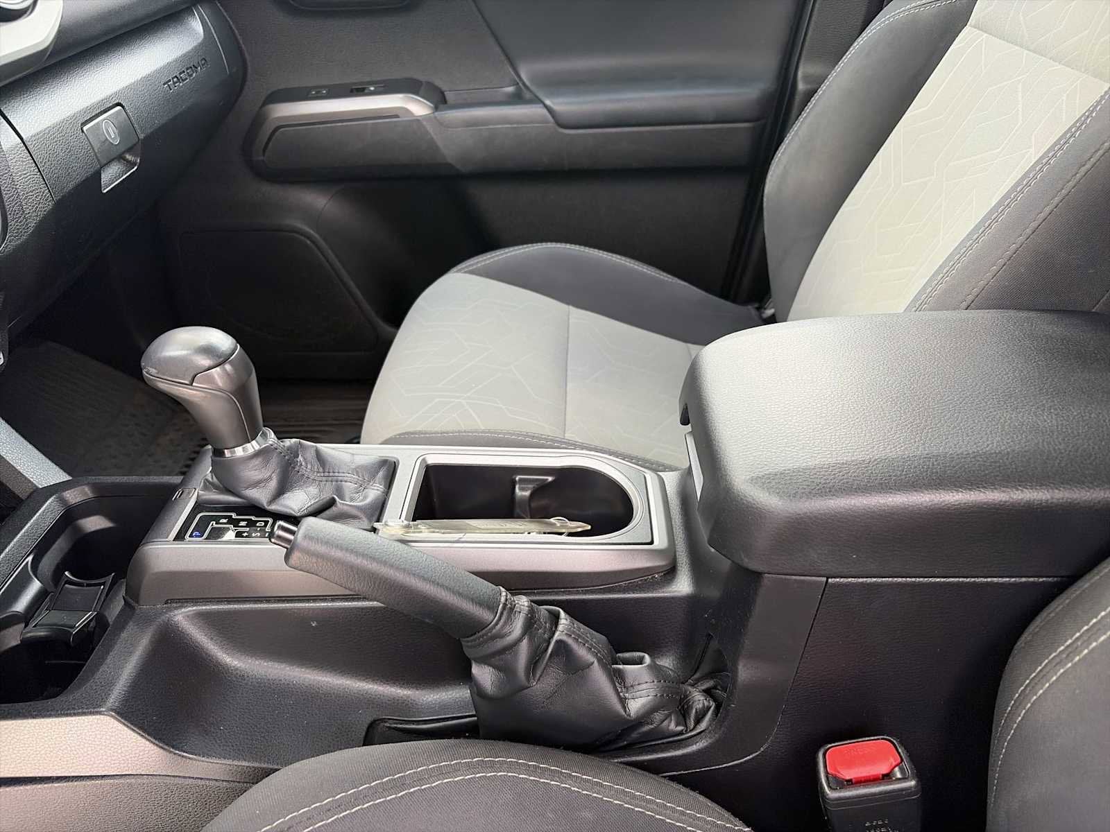 2022 Toyota Tacoma 4WD SR5