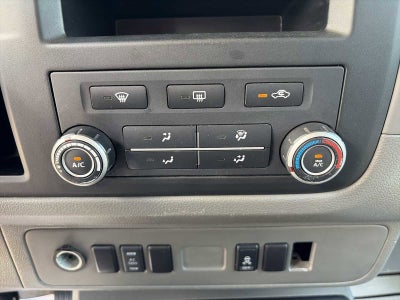 2016 Nissan NVP SV