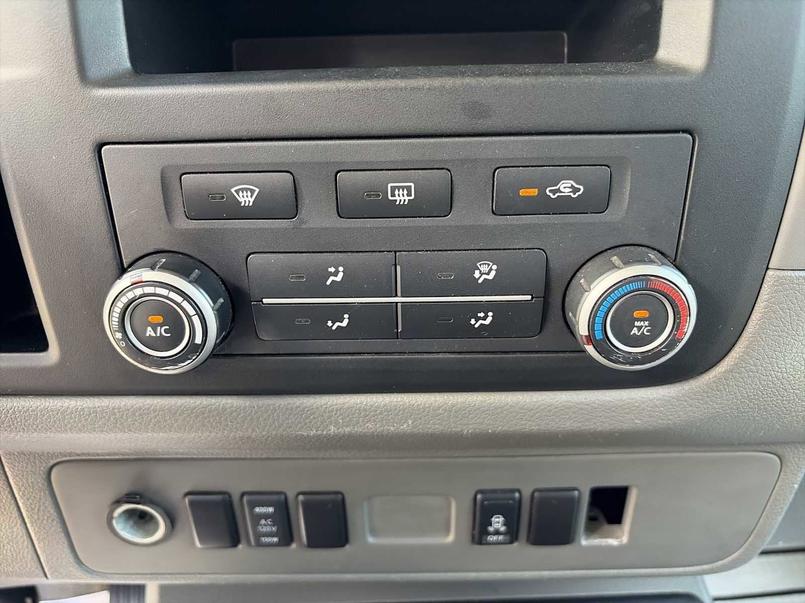 2016 Nissan NVP SV