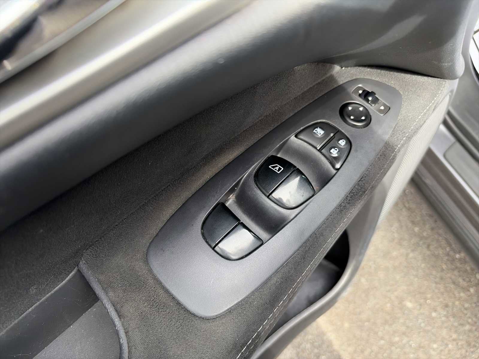 2016 Nissan Pathfinder S