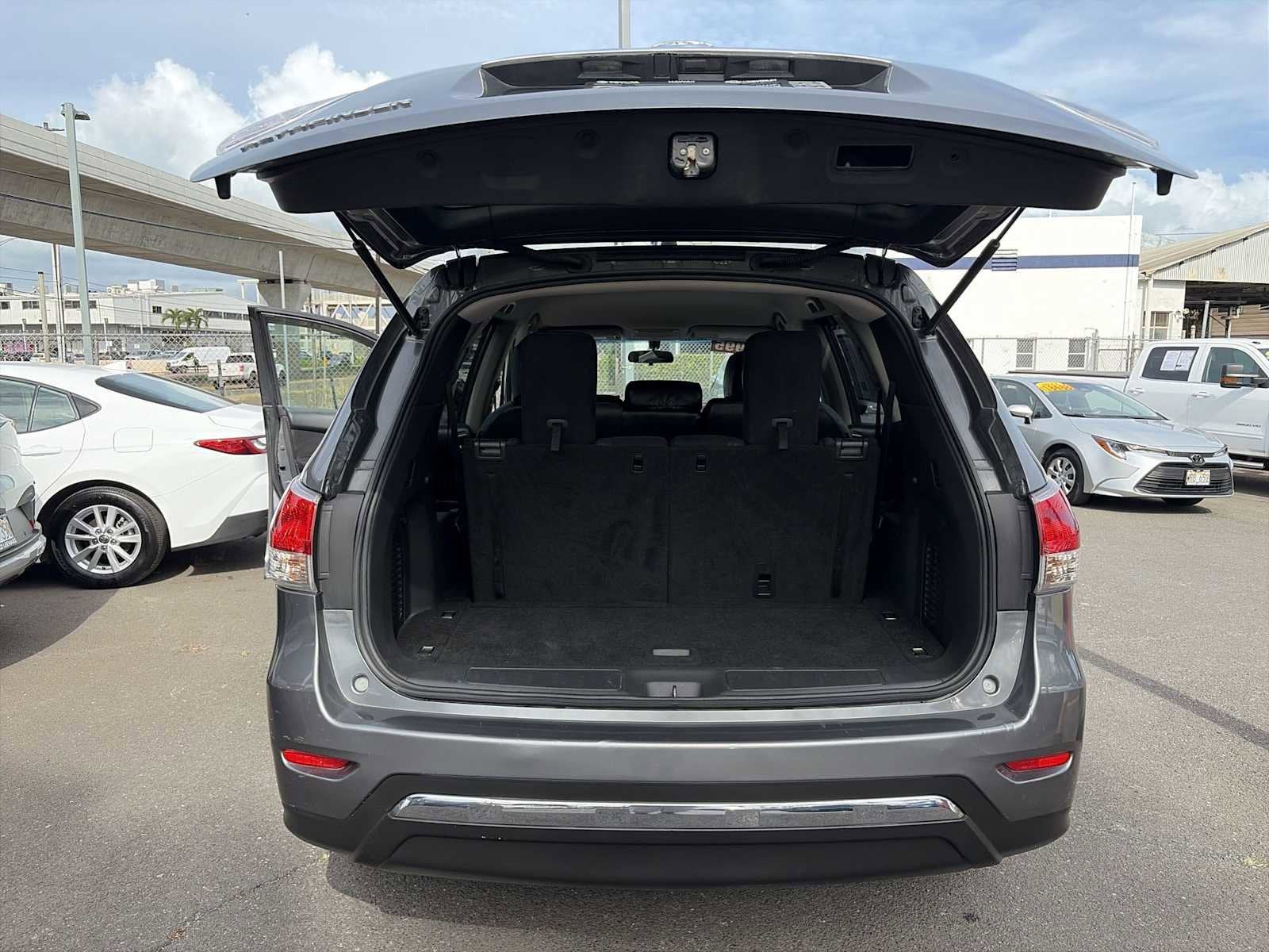 2016 Nissan Pathfinder S