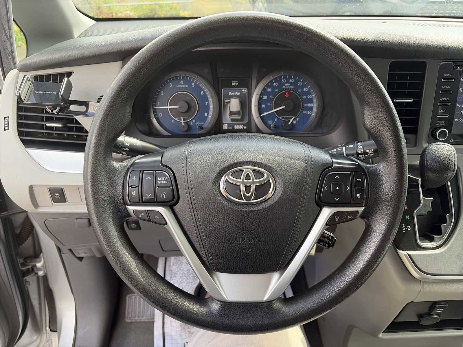2020 Toyota Sienna LE Auto Access Seat