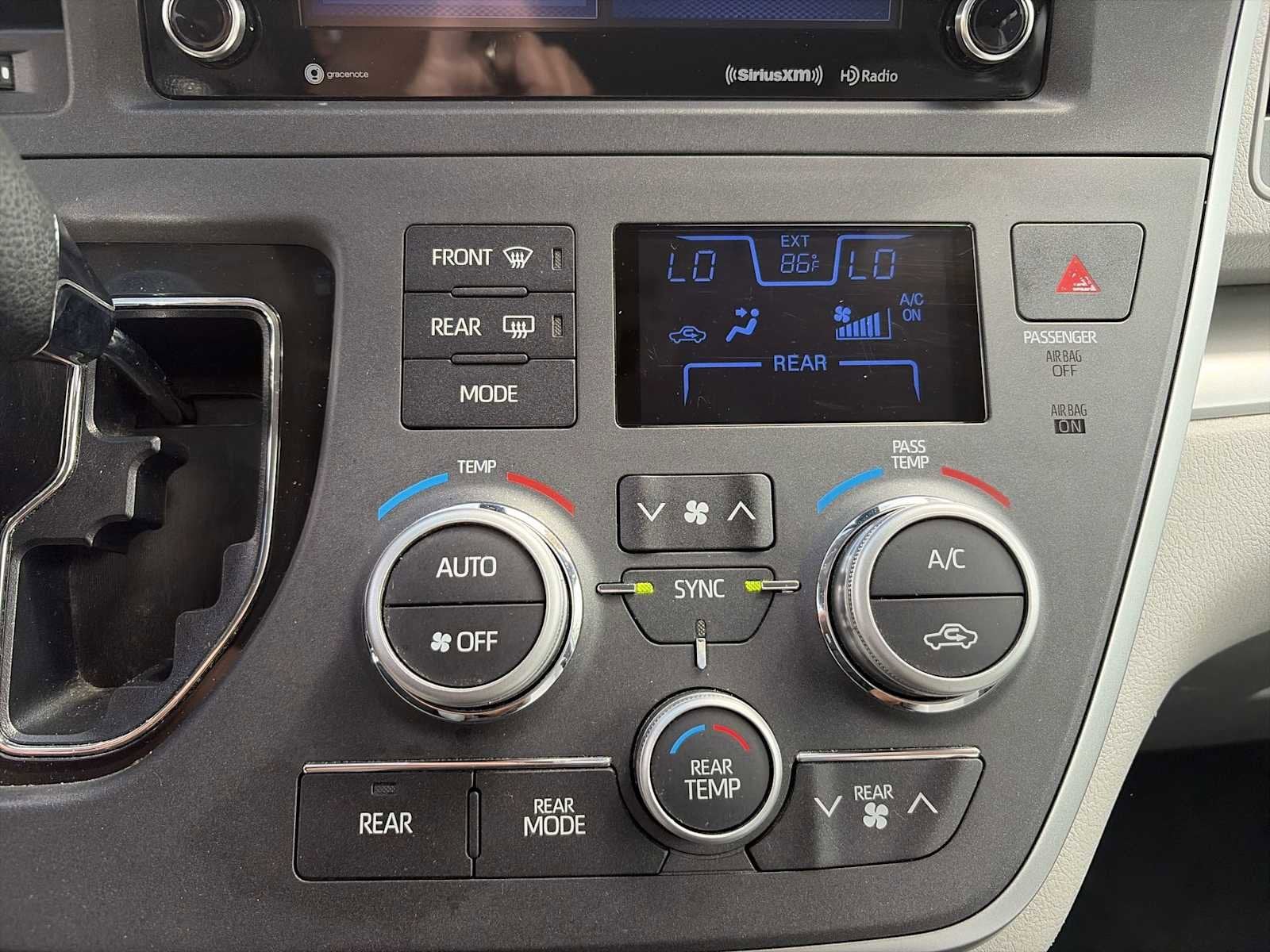 2020 Toyota Sienna LE Auto Access Seat