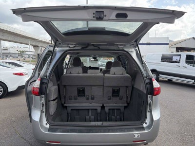 2020 Toyota Sienna LE Auto Access Seat