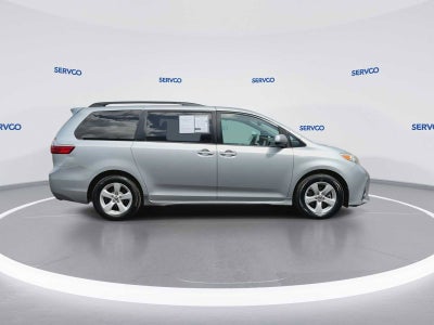 2020 Toyota Sienna LE Auto Access Seat