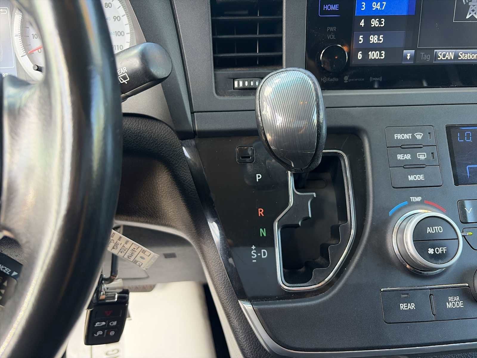 2016 Toyota Sienna SE