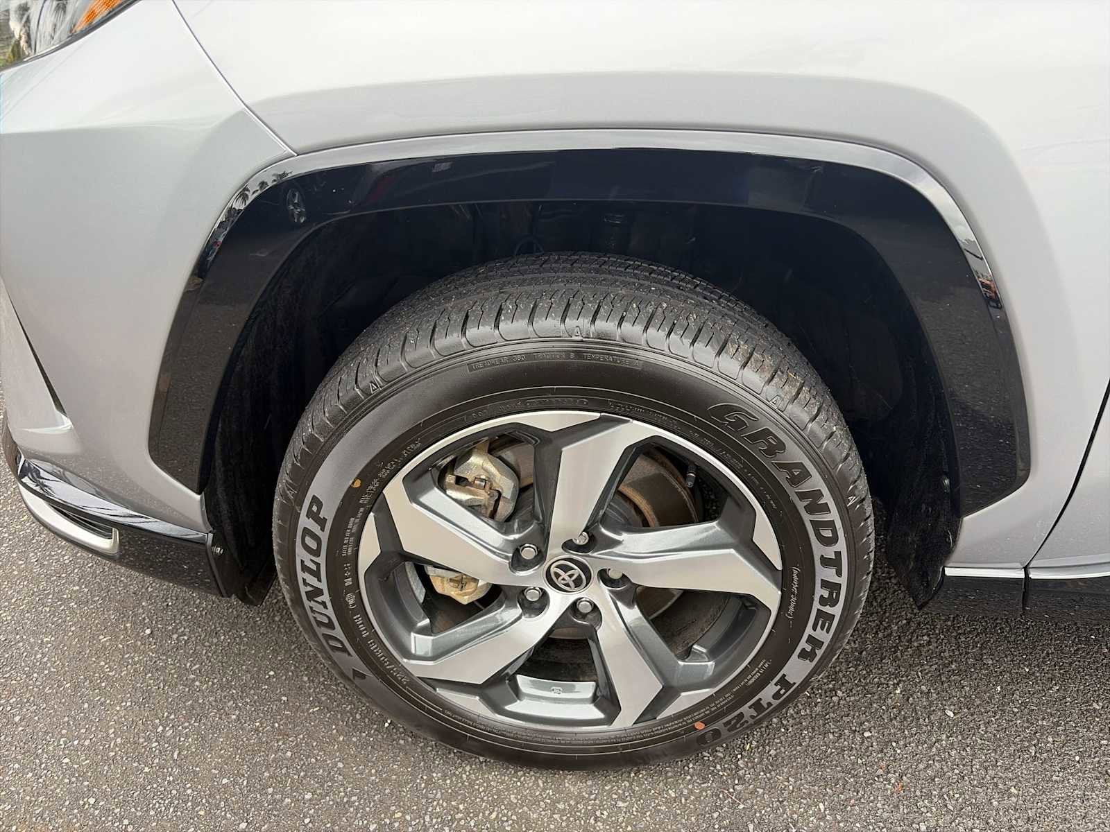2025 Toyota RAV4 Plug-In Hybrid SE