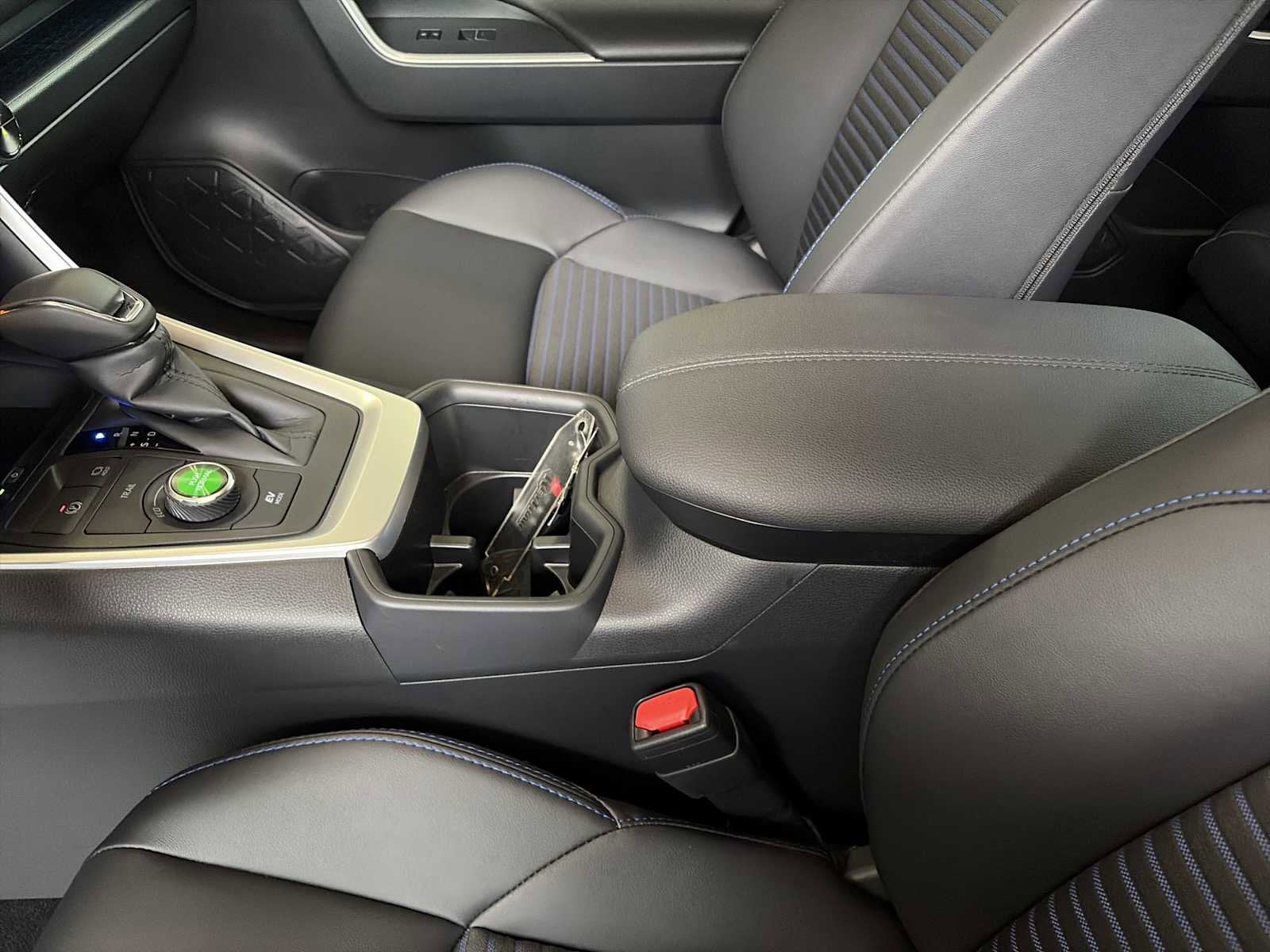 2025 Toyota RAV4 Hybrid XSE