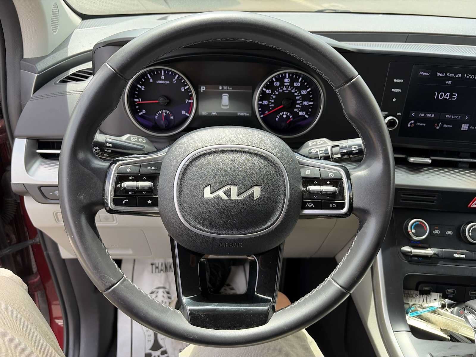 2024 Kia Carnival LX