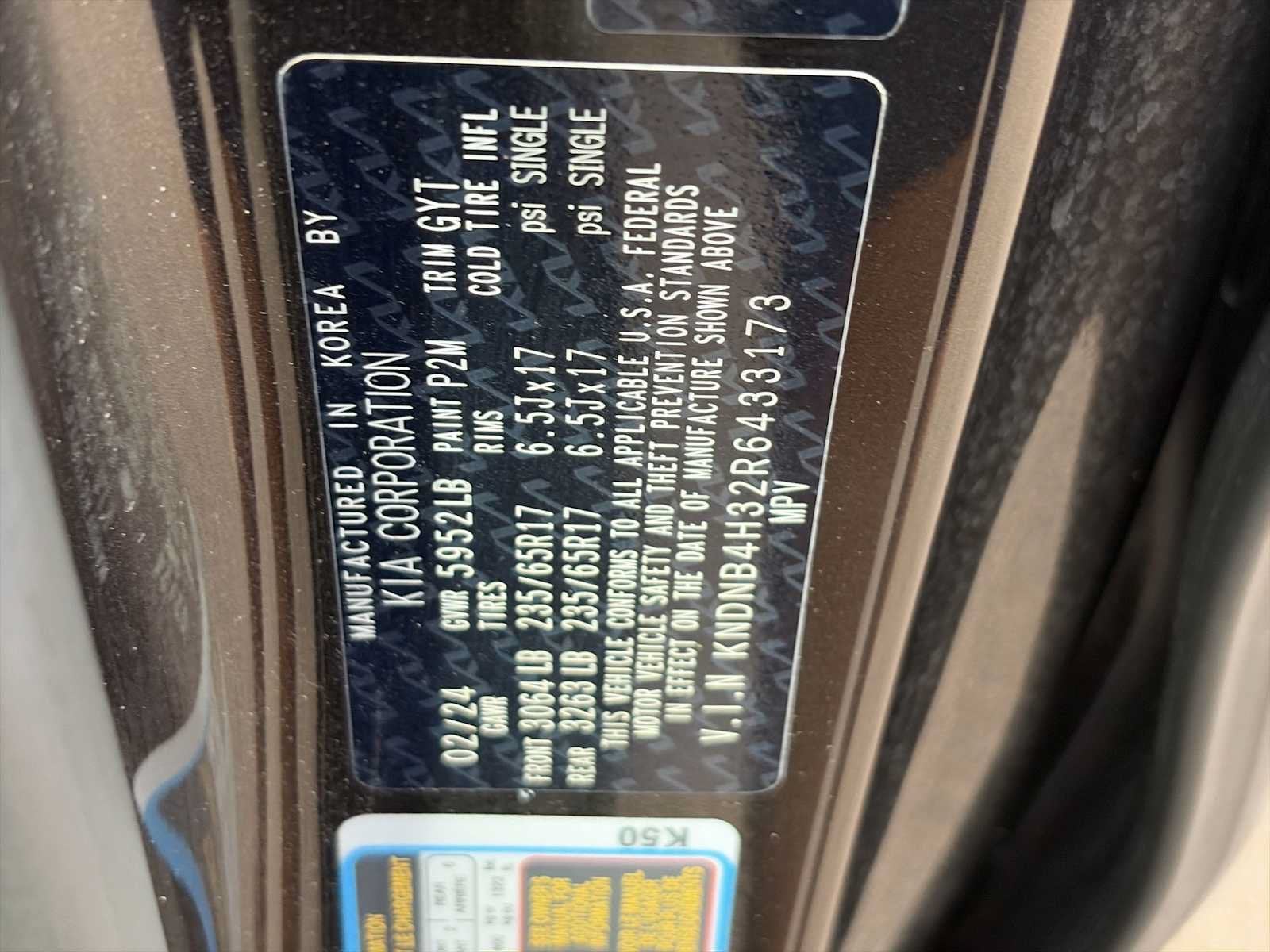2024 Kia Carnival LX