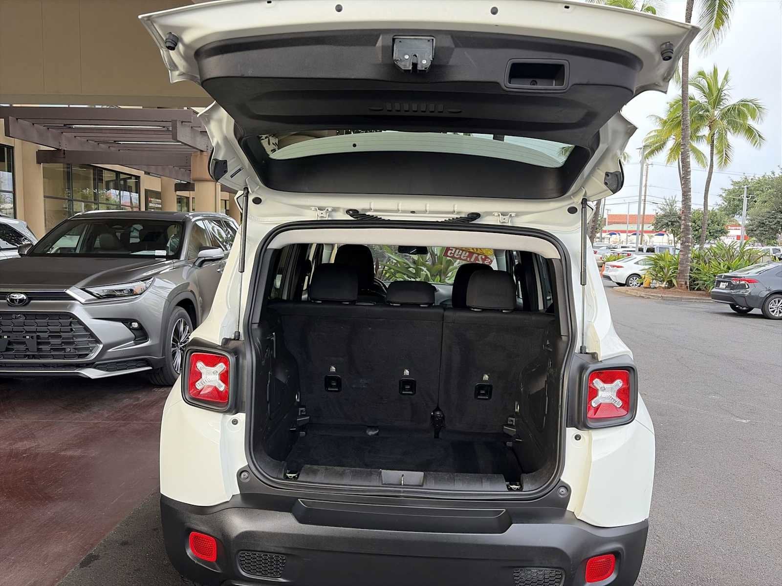 2023 Jeep Renegade Altitude